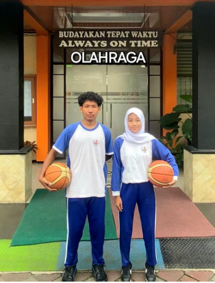 Seragam Olahraga Sekolah