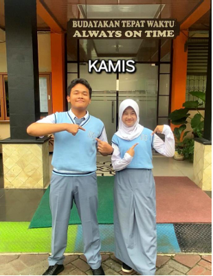 Seragam Rompi Sekolah